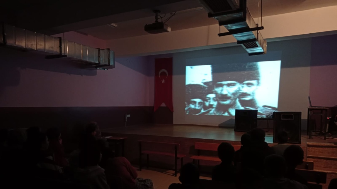 Okulumuzda 10 Kasım Atatürk'ün 85.vefat yıldönümü anma programı yapıldı. 