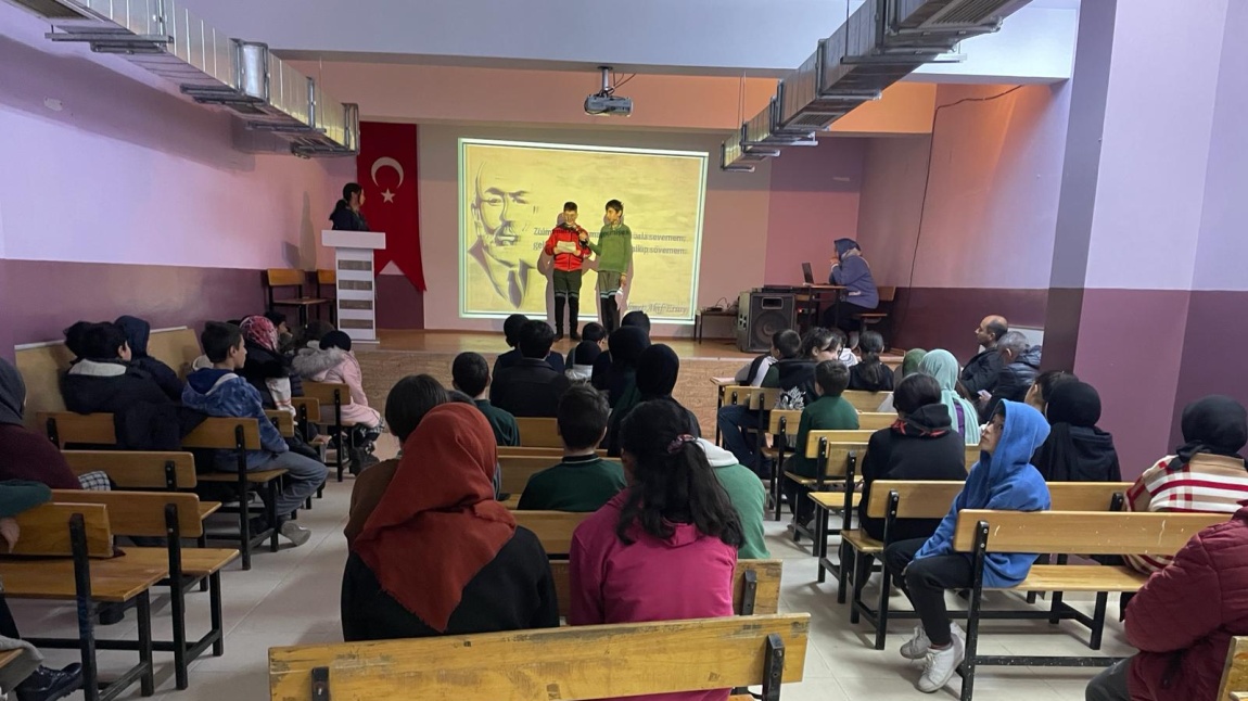 Okulumuzda 12 Mart İstiklal Marşı'nın kabulü ve Mehmet Akif ERSOY'u anma programı yapıldı
